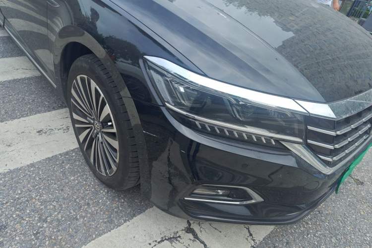 Used Volkswagen Passat 2020 380TSI Prestige Edition China VI Standard Right Front Headlight
