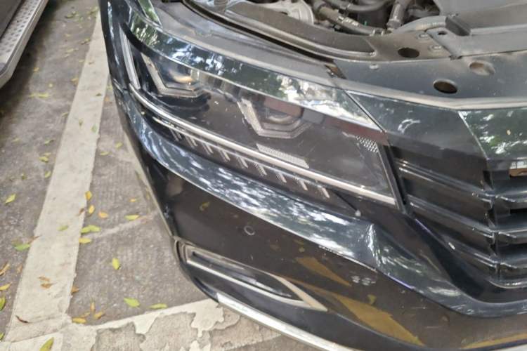 Used Volkswagen Passat 2020 Revised Version 330TSI Luxury Edition China VI Standard Right Front Headlight