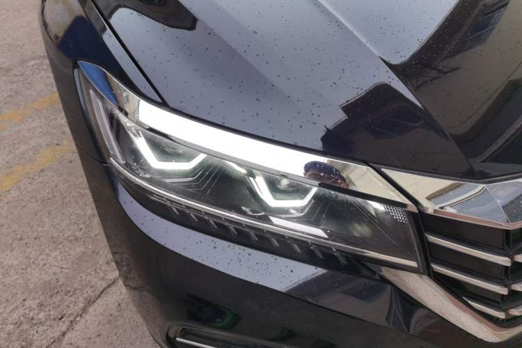 Used Volkswagen Passat 2020 Revised Version 330TSI Luxury Edition China VI Standard Right Front Headlight
