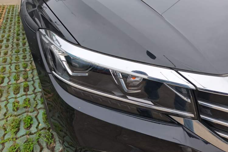 Used Volkswagen Passat 2020 330TSI Elite Edition China VI Right Front Headlight