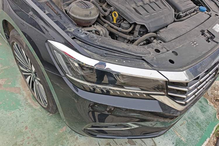 Used Volkswagen Passat 2020 Revised Version 330TSI Luxury Edition China VI Standard Right Front Headlight