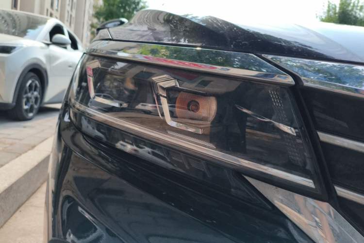 Used Volkswagen Passat 2020 280TSI Business Edition China VI Standard Right Front Headlight