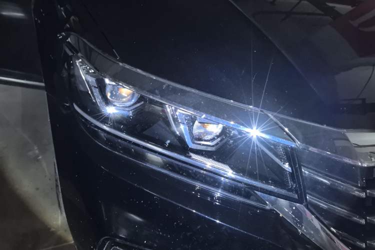 Used Volkswagen Passat 2020 Revised Version 280TSI Business Edition China VI Standard Right Front Headlight