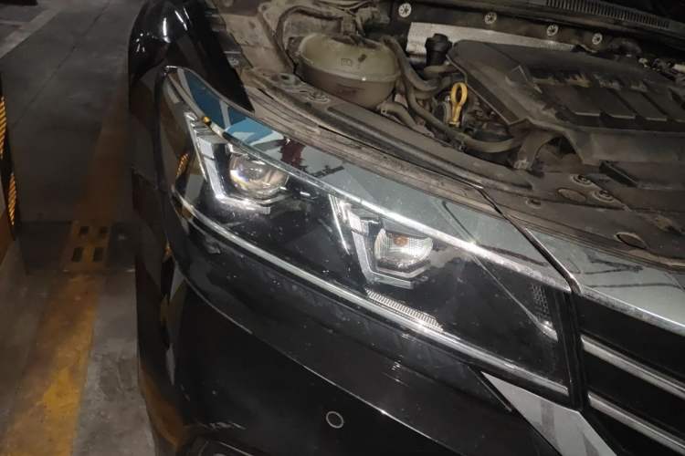 Used Volkswagen Passat 2020 330TSI Elite Edition China VI Right Front Headlight