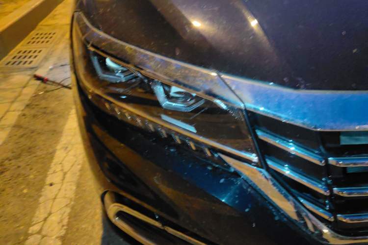 Used Volkswagen Passat 2020 Revised Version 330TSI Luxury Edition China VI Standard Right Front Headlight