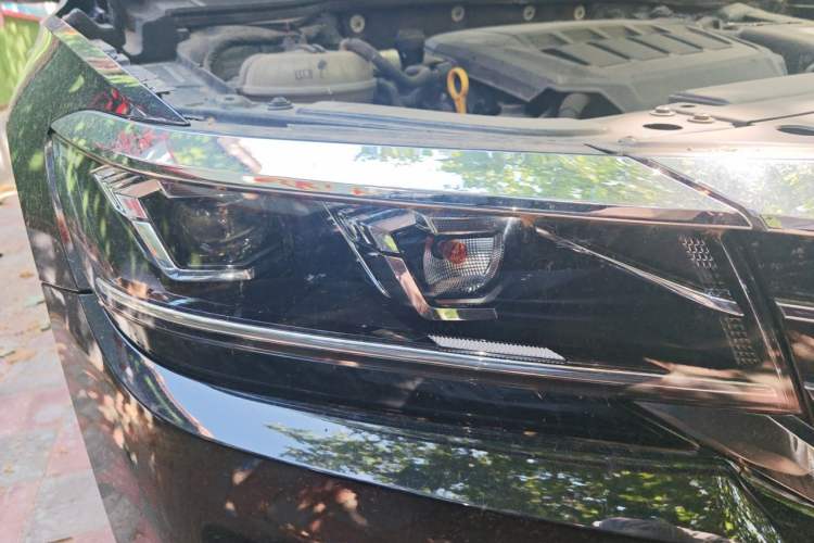 Used Volkswagen Passat 2020 330TSI Elite Edition China VI Right Front Headlight