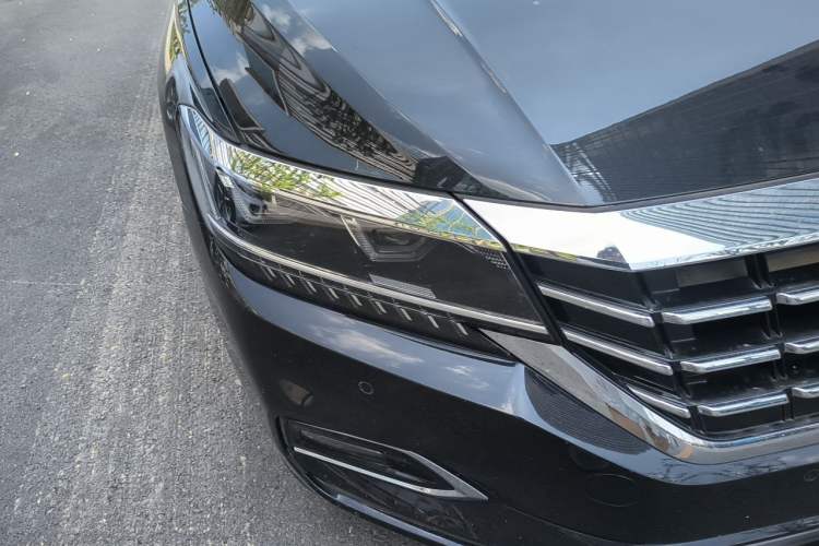 Used Volkswagen Passat 2020 Facelift 330TSI Prestige Edition China VI Standard Right Front Headlight