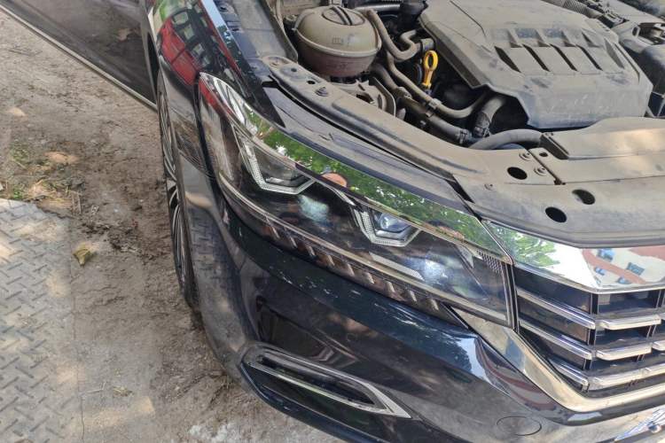 Used Volkswagen Passat 2020 Revised Version 330TSI Luxury Edition China VI Standard Right Front Headlight