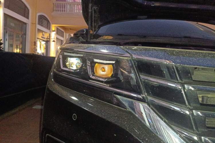 Used Volkswagen Passat 2020 Facelift 330TSI Elite Edition China VI Standard Right Front Headlight