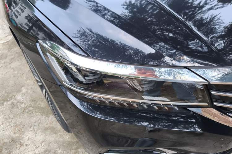 Used Volkswagen Passat 2020 Revised Version 330TSI Luxury Edition China VI Standard Right Front Headlight