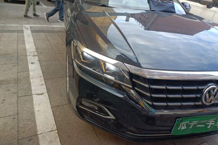 Used Volkswagen Passat 2020 330TSI Elite Edition China VI Right Front Headlight