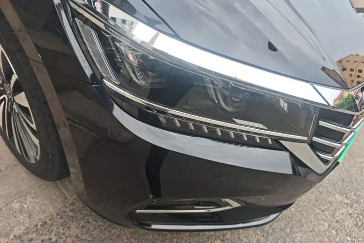 Used Volkswagen Passat 2020 Revised Version 330TSI Luxury Edition China VI Standard Right Front Headlight