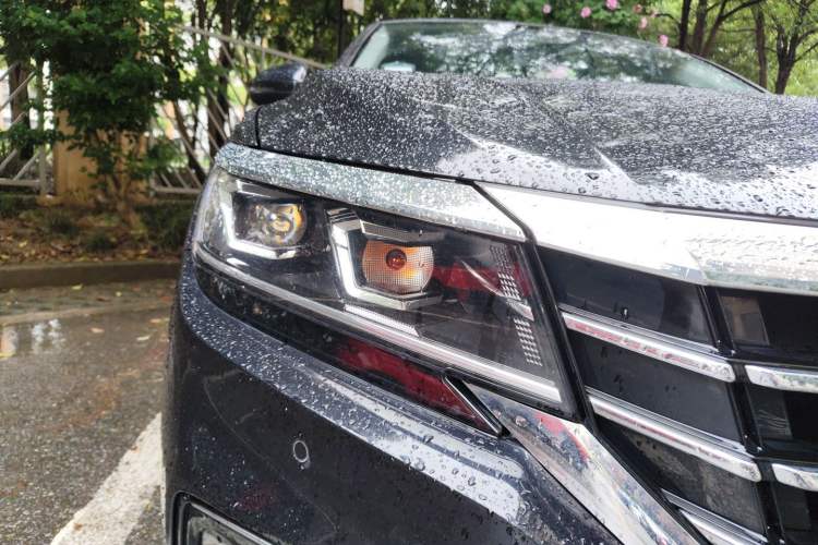 Used Volkswagen Passat 2020 330TSI Elite Edition China VI Right Front Headlight