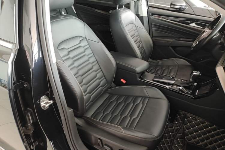 Used Volkswagen Passat 2020 330TSI Elite Edition China VI Right Front Seat