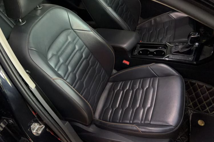 Used Volkswagen Passat 2020 Facelift 330TSI Elite Edition China VI Standard Right Front Seat