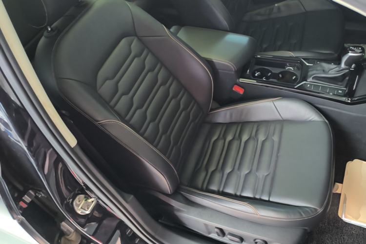 Used Volkswagen Passat 2020 330TSI Elite Edition China VI Right Front Seat