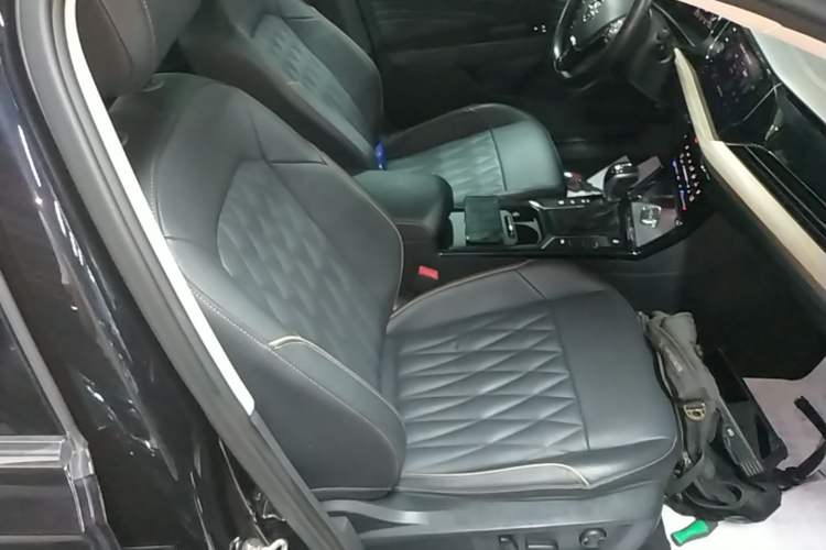 Used Volkswagen Passat 2020 330TSI Luxury Edition China VI Right Front Seat