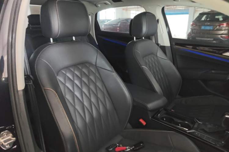 Used Volkswagen Passat 2020 330TSI Luxury Edition China VI Right Front Seat