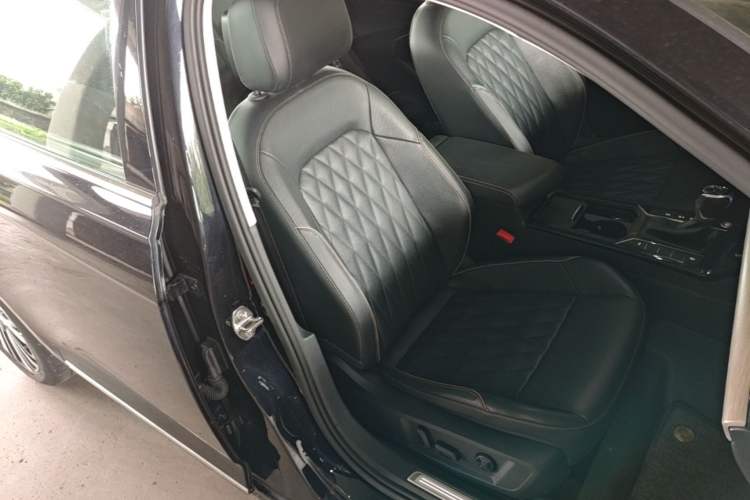 Used Volkswagen Passat 2020 330TSI Luxury Edition China VI Right Front Seat