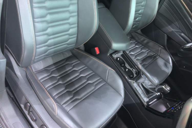 Used Volkswagen Passat 2020 330TSI Elite Edition China VI Right Front Seat