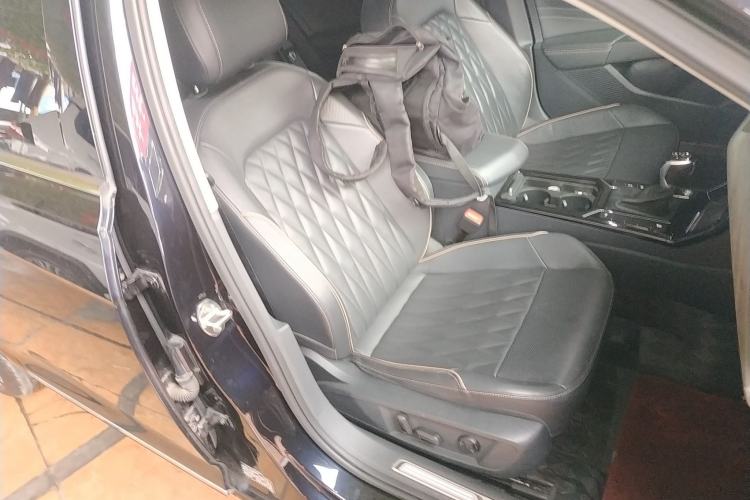Used Volkswagen Passat 2020 Revised Version 330TSI Luxury Edition China VI Standard Right Front Seat