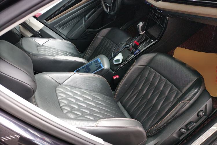 Used Volkswagen Passat 2020 330TSI Luxury Edition China VI Right Front Seat