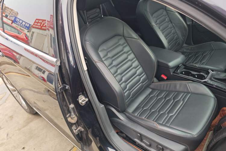 Used Volkswagen Passat 2020 330TSI Elite Edition China VI Right Front Seat
