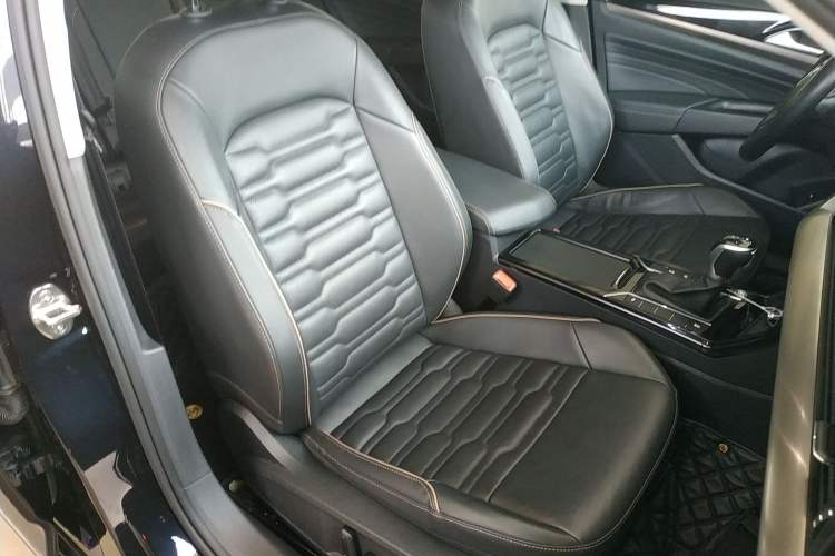 Used Volkswagen Passat 2020 280TSI Elite Edition China VI Standard Right Front Seat