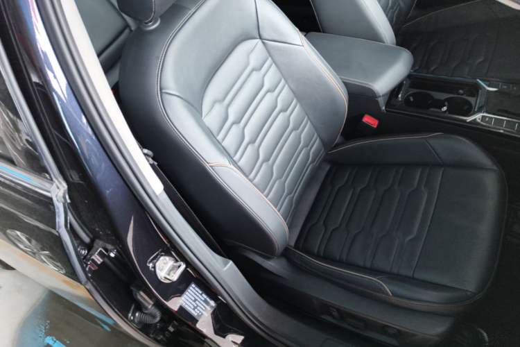 Used Volkswagen Passat 2020 330TSI Elite Edition China VI Right Front Seat