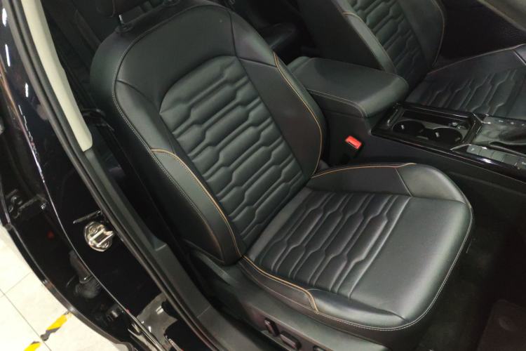 Used Volkswagen Passat 2020 330TSI Elite Edition China VI Right Front Seat