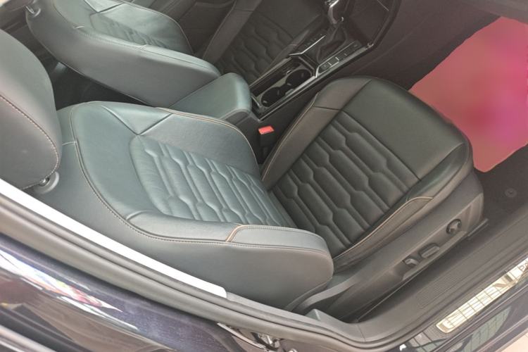 Used Volkswagen Passat 2020 330TSI Elite Edition China VI Right Front Seat