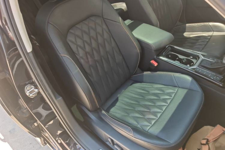 Used Volkswagen Passat 2020 Revised Version 330TSI Luxury Edition China VI Standard Right Front Seat
