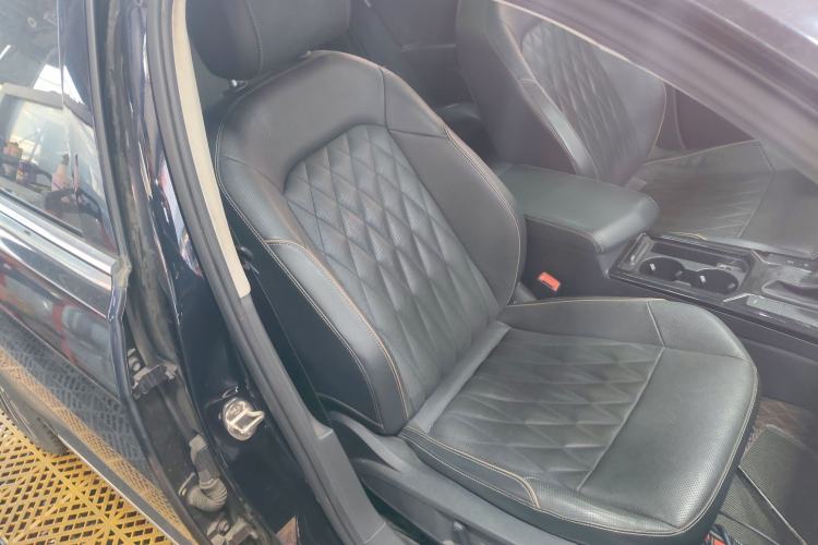 Used Volkswagen Passat 2020 Revised Version 330TSI Luxury Edition China VI Standard Right Front Seat