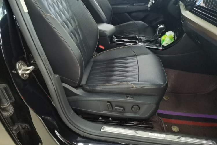 Used Volkswagen Passat 2020 330TSI Prestige Edition China VI Standard Right Front Seat
