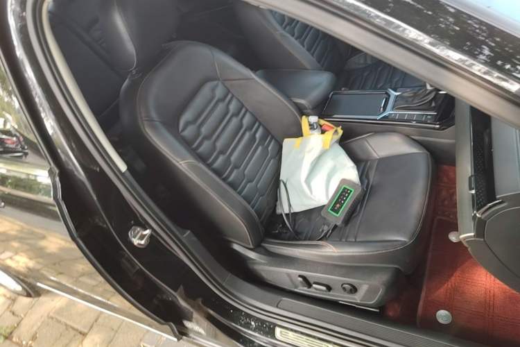 Used Volkswagen Passat 2020 330TSI Elite Edition China VI Right Front Seat