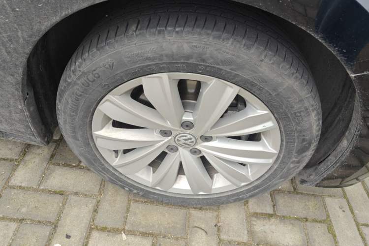 Used Volkswagen Passat 2020 330TSI Elite Edition China VI Right Front Wheel Hub