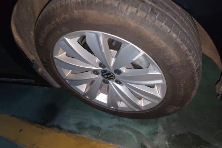 Used Volkswagen Passat 2020 330TSI Elite Edition China VI Right Front Wheel Hub