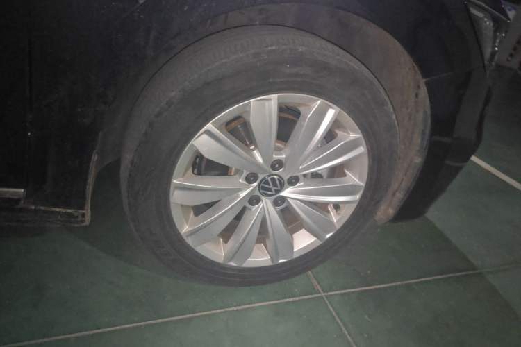 Used Volkswagen Passat 2020 330TSI Elite Edition China VI Right Front Wheel Hub