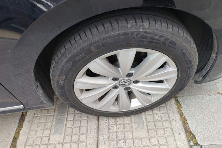 Used Volkswagen Passat 2020 330TSI Elite Edition China VI Right Front Wheel Hub