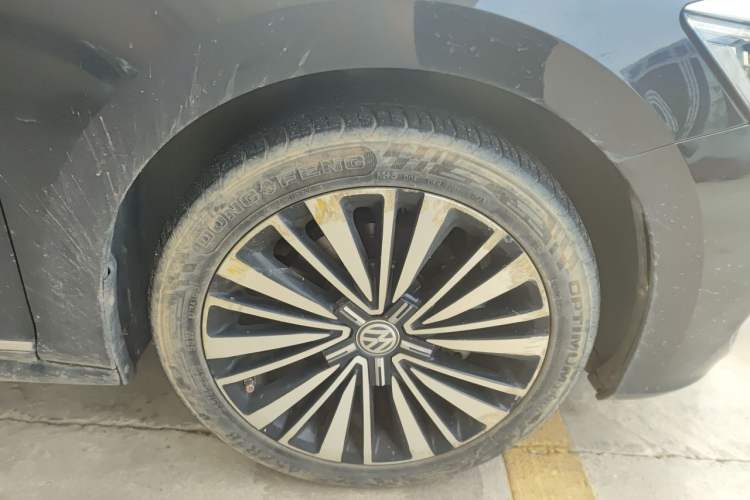 Used Volkswagen Passat 2020 330TSI Luxury Edition China VI Right Front Wheel Hub