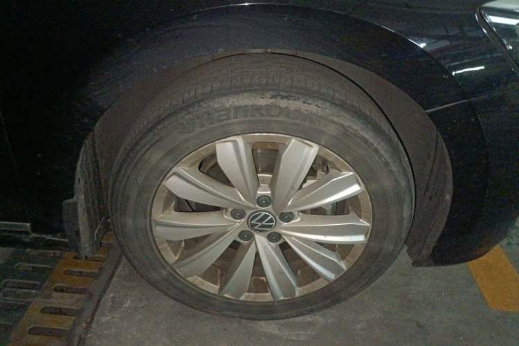 Used Volkswagen Passat 2020 330TSI Elite Edition China VI Right Front Wheel Hub