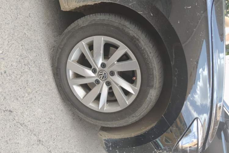 Used Volkswagen Passat 2020 Revised Version 280TSI Business Edition China VI Standard Right Front Wheel Hub