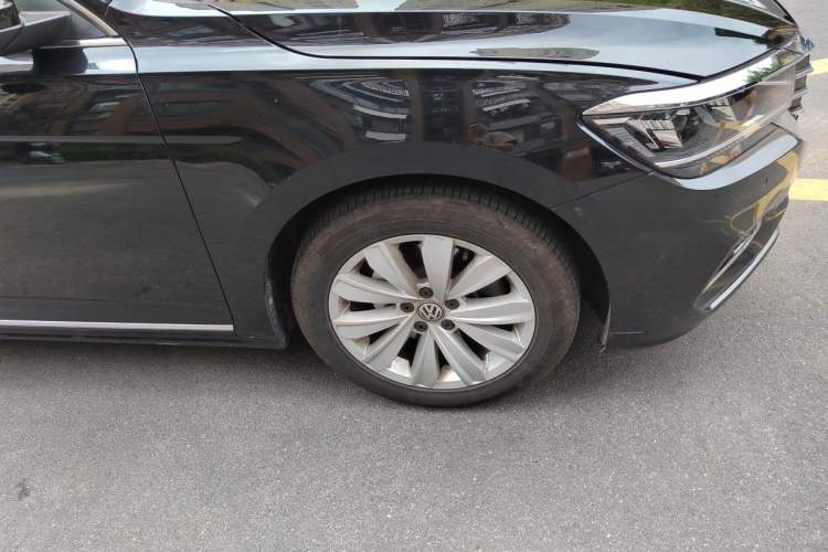 Used Volkswagen Passat 2020 330TSI Elite Edition China VI Right Front Wheel Hub