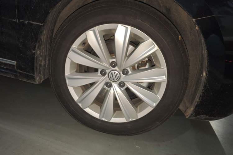 Used Volkswagen Passat 2020 330TSI Elite Edition China VI Right Front Wheel Hub