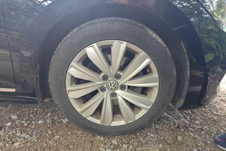 Used Volkswagen Passat 2020 330TSI Elite Edition China VI Right Front Wheel Hub