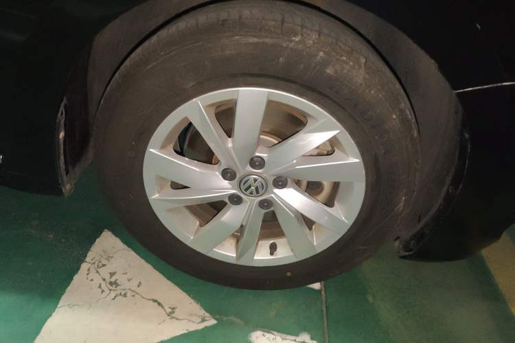 Used Volkswagen Passat 2020 280TSI Business Edition China VI Standard Right Front Wheel Hub