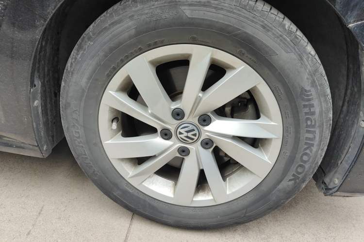 Used Volkswagen Passat 2020 Revised Version 280TSI Business Edition China VI Standard Right Front Wheel Hub