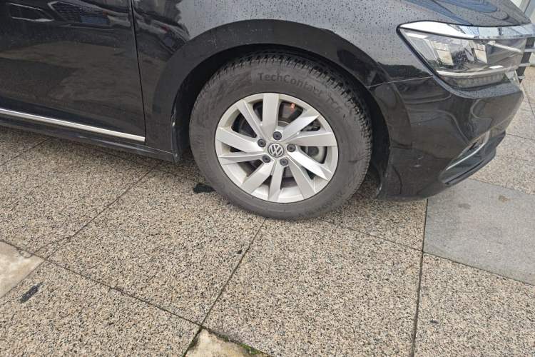Used Volkswagen Passat 2020 280TSI Business Edition China VI Standard Right Front Wheel Hub