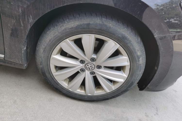 Used Volkswagen Passat 2020 330TSI Elite Edition China VI Right Front Wheel Hub