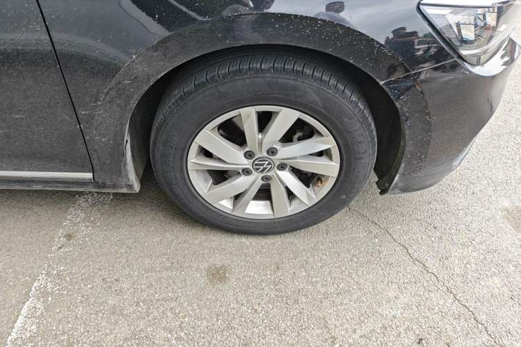 Used Volkswagen Passat 2020 Revised Version 280TSI Business Edition China VI Standard Right Front Wheel Hub